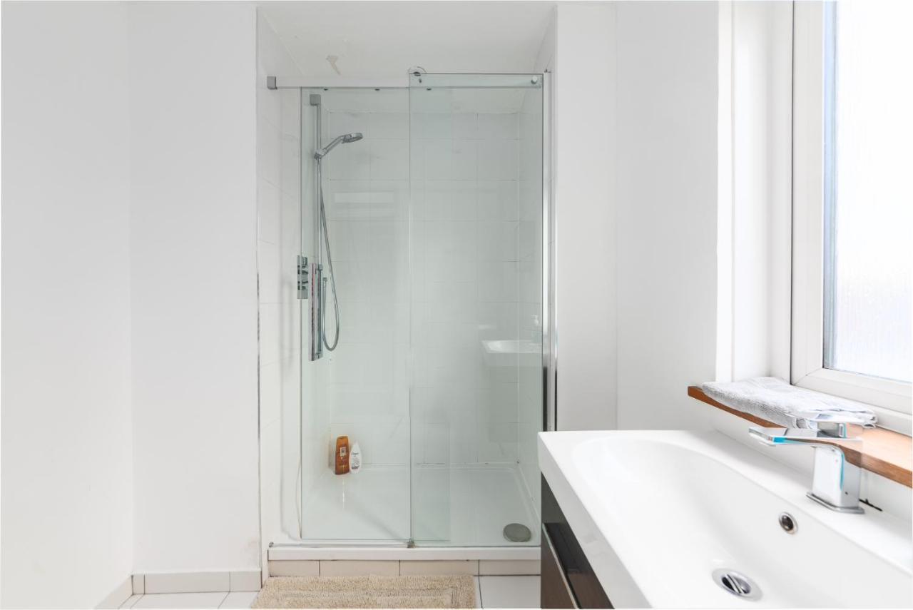 White City Apartment Лондон Экстерьер фото