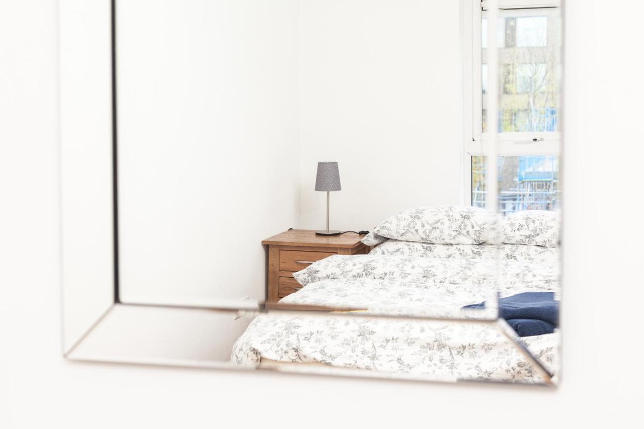 White City Apartment Лондон Экстерьер фото